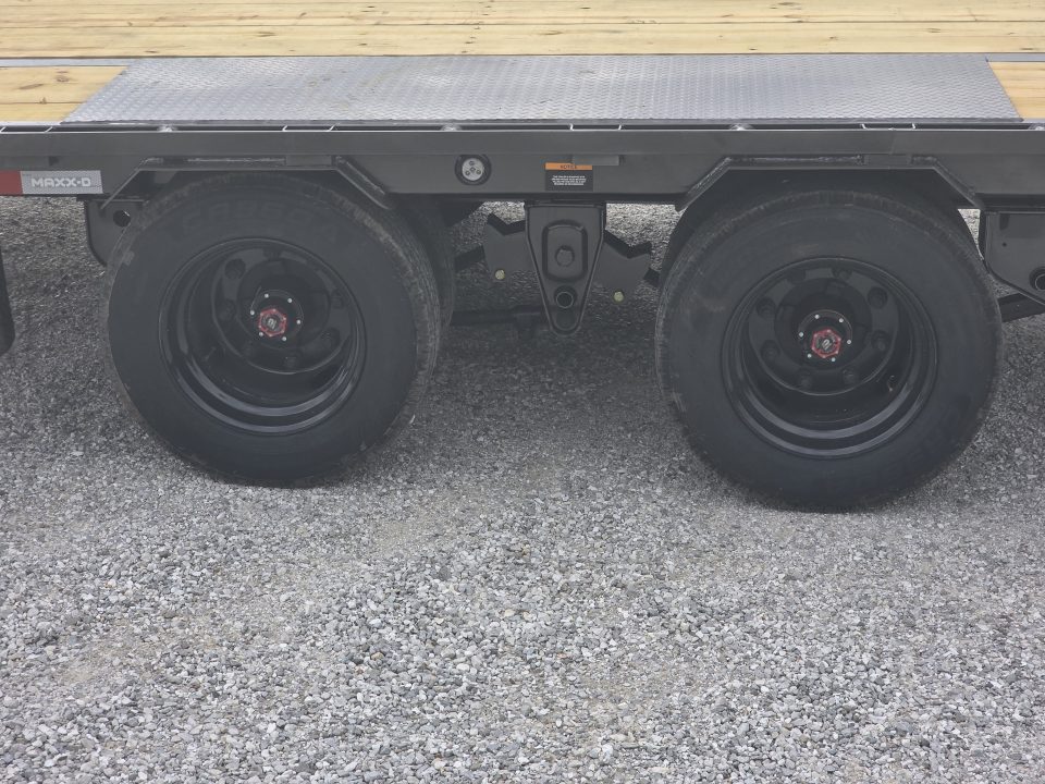 New 2027 MAXX-D 102 X 36 LDX TANDEM DUAL LOW PRO GN W/ 5' DOVE/ MAX RAMPS/ HYDRO JACKS/ TORQUE TUBE
