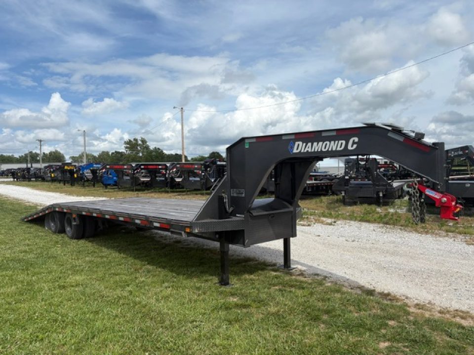 Used 2022 Diamond C 102X32 FMAX216 GOOSENECK W/16K DISC BRAKE AXLES HYDROTAIL HYDROJACKS 17.5" WHEELS OAK FLOOR SHOCKER HITCH & WINCH