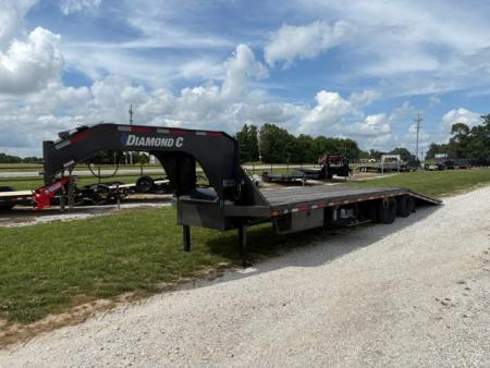 Used 2022 Diamond C 102X32 FMAX216 GOOSENECK W/16K DISC BRAKE AXLES HYDROTAIL HYDROJACKS 17.5  WHEELS OAK FLOOR SHOCKER HITCH & WINCH