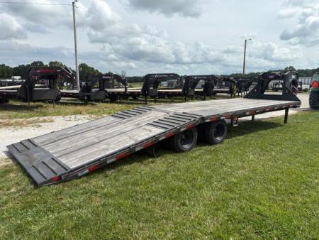 Used 2022 Diamond C 102X32 FMAX216 GOOSENECK W/16K DISC BRAKE AXLES HYDROTAIL HYDROJACKS 17.5" WHEELS OAK FLOOR SHOCKER HITCH & WINCH