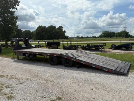 Used 2022 Diamond C 102X32 FMAX216 GOOSENECK W/16K DISC BRAKE AXLES HYDROTAIL HYDROJACKS 17.5" WHEELS OAK FLOOR SHOCKER HITCH & WINCH