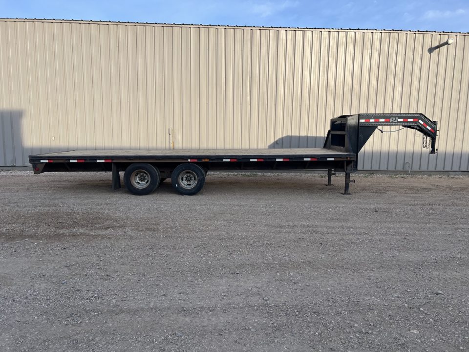 Used 2014 PJ Trailers 24' Gooseneck Flatbed Trailer