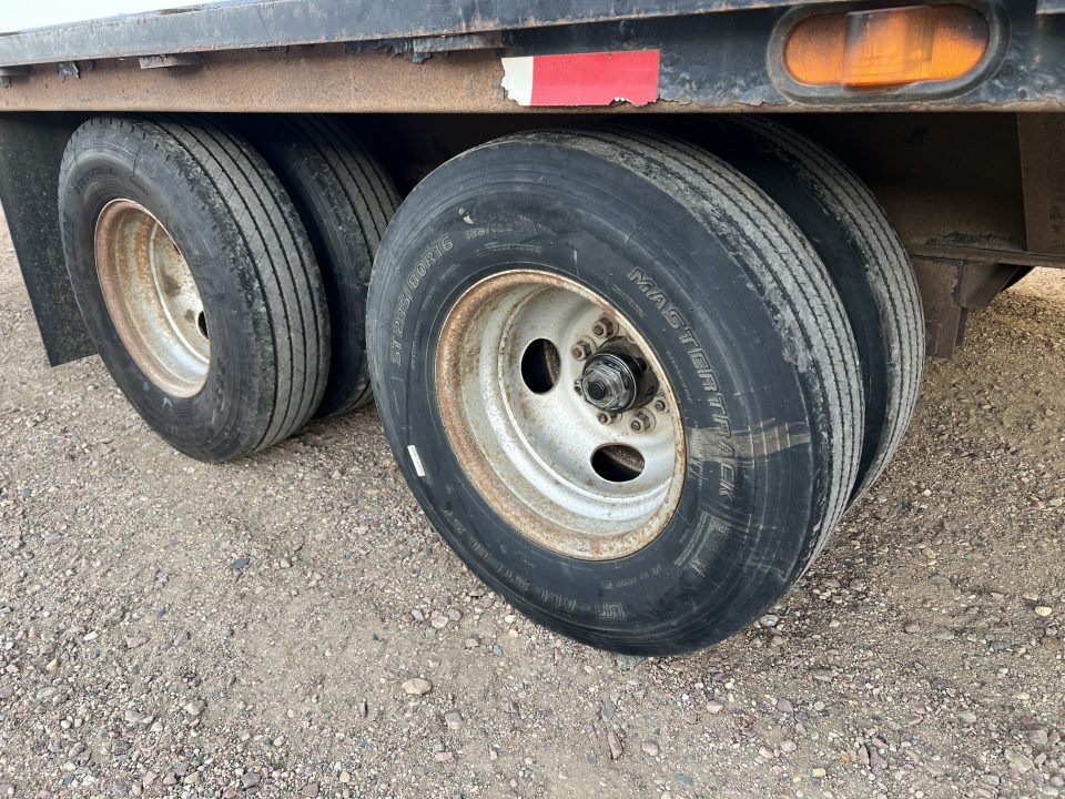 Used 2014 PJ Trailers 24' Gooseneck Flatbed Trailer