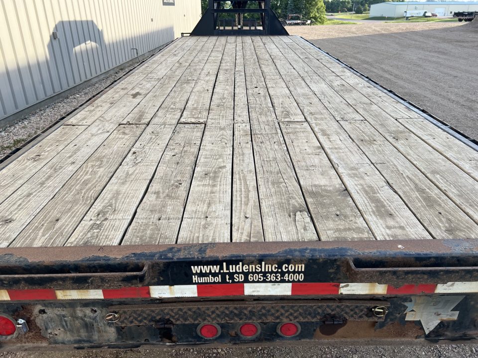 Used 2014 PJ Trailers 24' Gooseneck Flatbed Trailer
