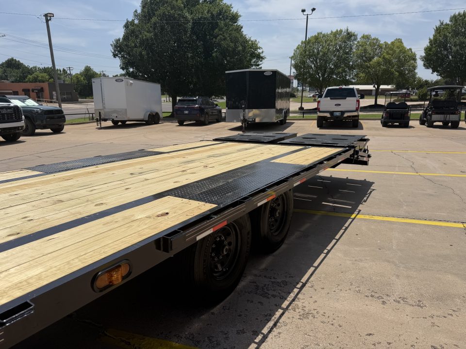 New #144439 2026 MP CUSTOMS 40 X 102 TANDEM AXLE 14K FLATBED GOOSENECK W/ MAXX RAMPS