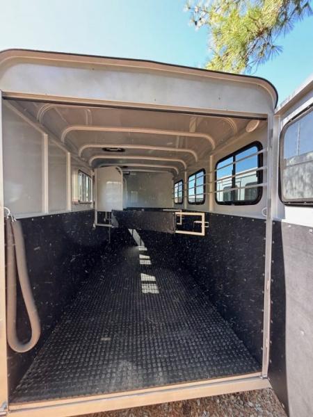 New 2026 Bee Chief 3 Horse w/Escape Door Fully Enclosed Bumper Pull Horse Trailer