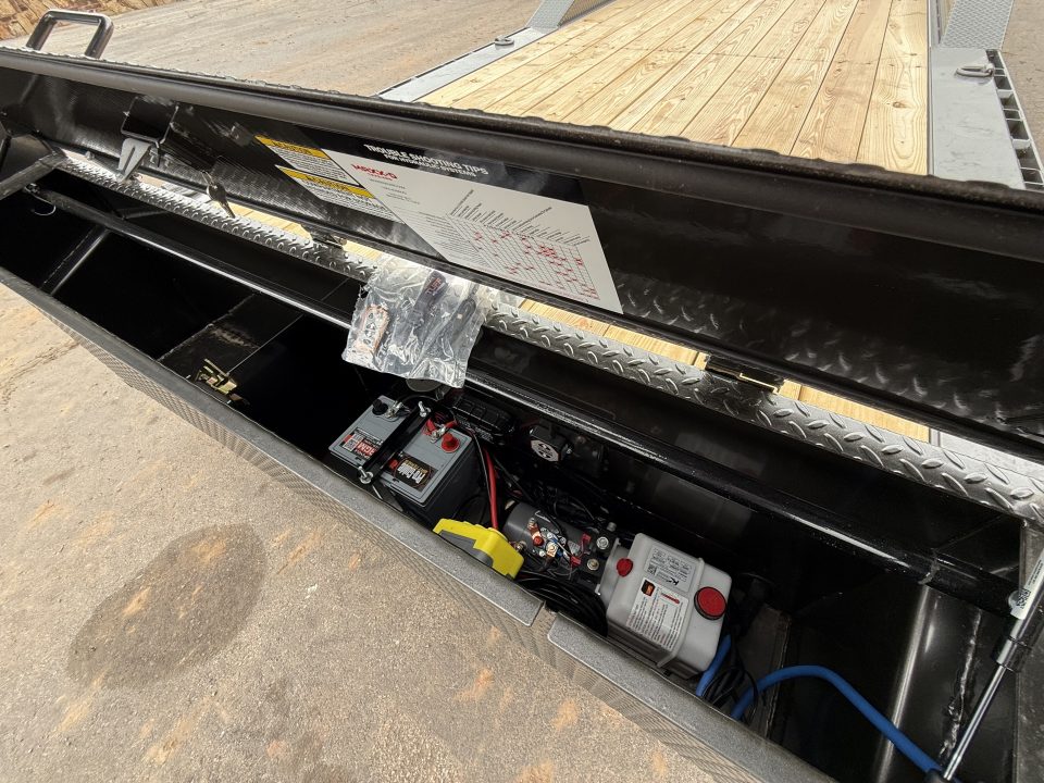 New 2027 MAXX-D 102”x24’ GN HD Channel Power Tilt – T8X