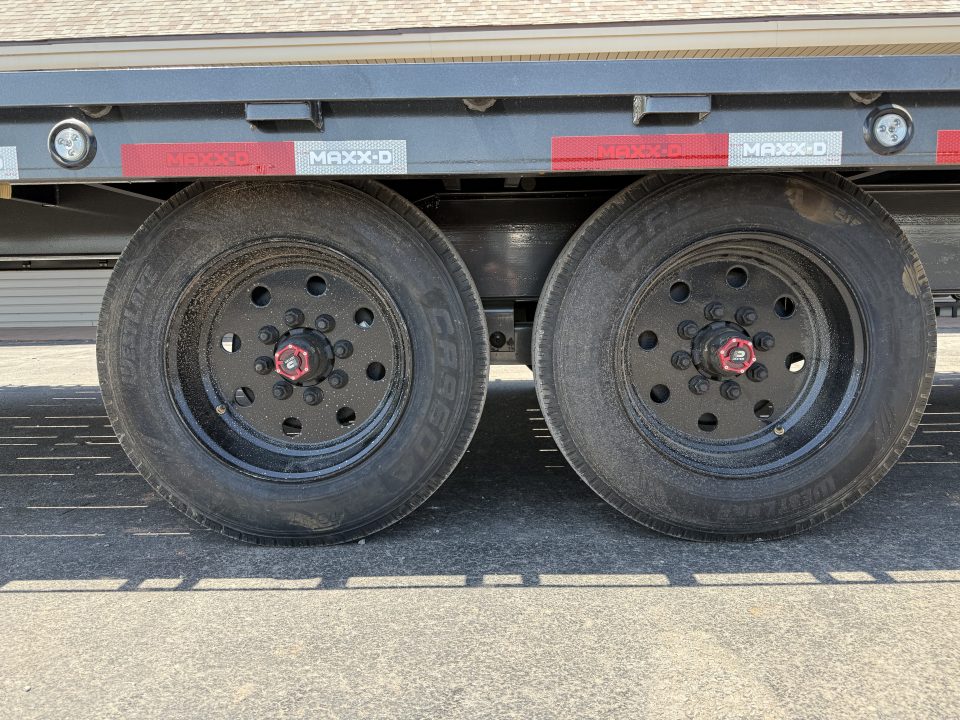New 2027 MAXX-D 102”x22’ BP 16K Deckover Tilt – TOX