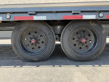 New 2027 MAXX-D 102”x22’ BP 16K Deckover Tilt – TOX