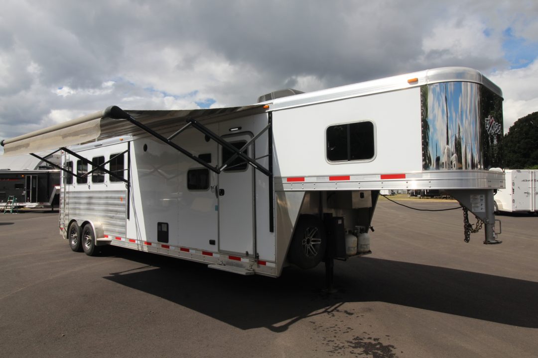 Used 2018 Exiss Escape 7410 - 10ft SW Living Quarters 4 Horse Trailer w/ Hay Rack & Easy Care Horse Flooring