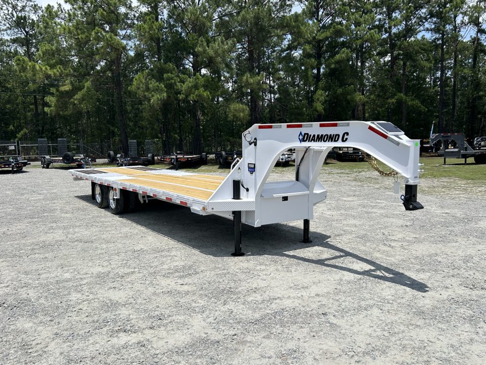 New 2026 Diamond C FMAX212-32ft Hydraulic Dovetail, Gooseneck PACE SETTER, 12K Axles, Disc Brakes,