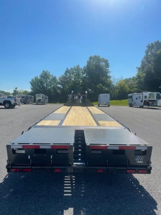 New 2024 Diamond C Trailers FMAX210 Deck over Trailer