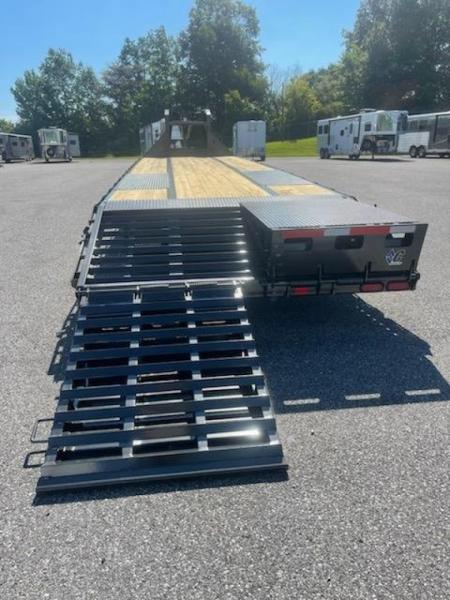 New 2024 Diamond C Trailers FMAX210 Deck over Trailer