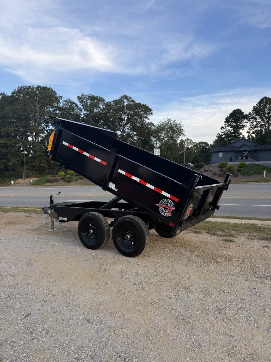 New 2027 HOMESTEADER 610MB SERIES/ 6X10 DUMP TRAILER / 5200# Electric Brake Axles / Curb Side Drop Side / Barn Door Rear Gates / Tarp