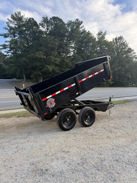 New 2027 HOMESTEADER 610MB SERIES/ 6X10 DUMP TRAILER / 5200# Electric Brake Axles / Curb Side Drop Side / Barn Door Rear Gates / Tarp