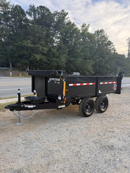 New 2027 HOMESTEADER 610MB SERIES/ 6X10 DUMP TRAILER / 5200# Electric Brake Axles / Curb Side Drop Side / Barn Door Rear Gates / Tarp