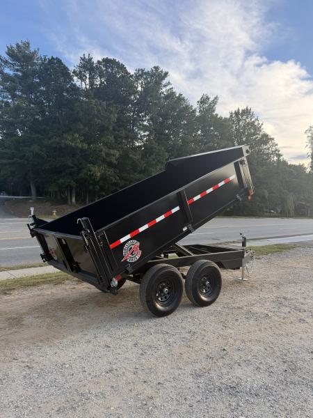 New 2027 HOMESTEADER 610MB SERIES/ 6X10 DUMP TRAILER / 5200# Electric Brake Axles / Curb Side Drop Side / Combo Spread - Barn Door Rear Gates / Tarp