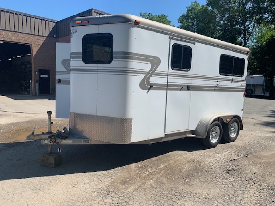 Used 2008 Hawk 2h Hawk D/Room Horse Trailer