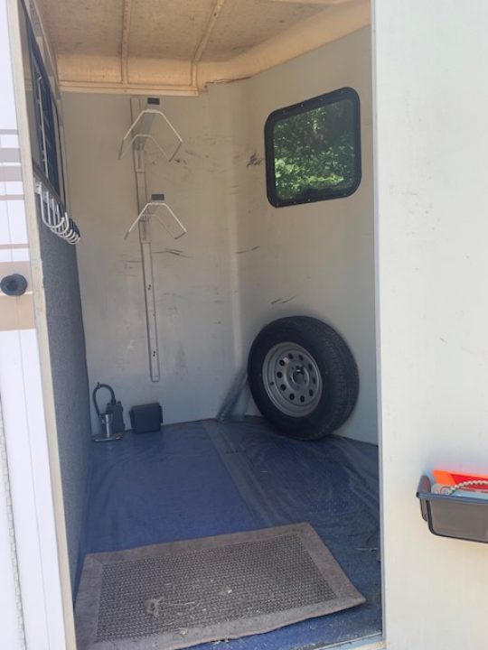 Used 2008 Hawk 2h Hawk D/Room Horse Trailer