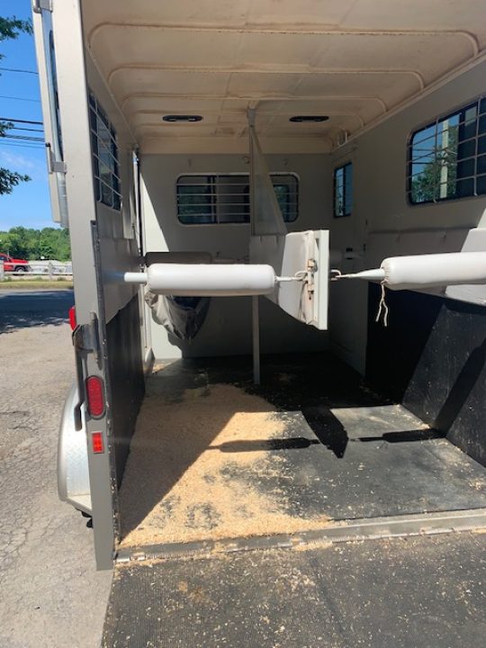Used 2008 Hawk 2h Hawk D/Room Horse Trailer