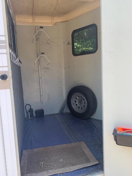 Used 2008 Hawk 2h Hawk D/Room Horse Trailer