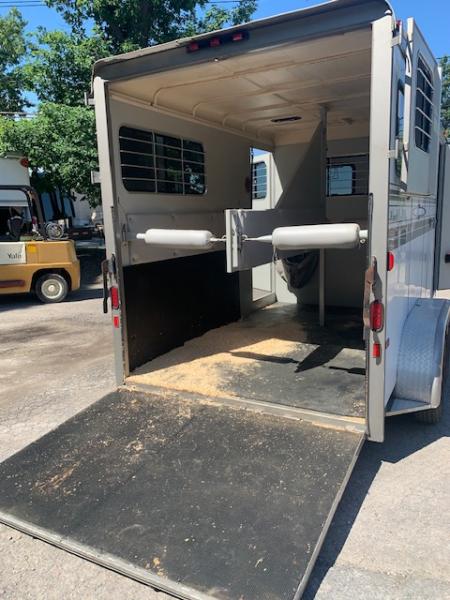 Used 2008 Hawk 2h Hawk D/Room Horse Trailer
