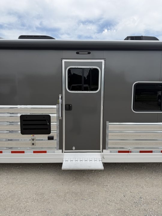 New 2026 Featherlite 4 Horse 15' Living Quarters Gooseneck Horse Trailer