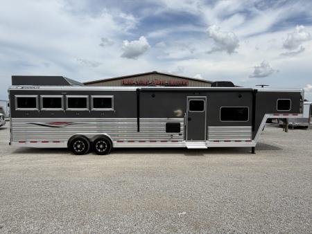 New 2026 Featherlite 4 Horse 15' Living Quarters Gooseneck Horse Trailer