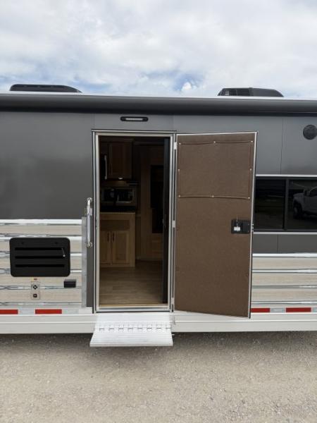 New 2026 Featherlite 4 Horse 15' Living Quarters Gooseneck Horse Trailer