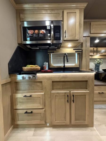 New 2026 Featherlite 4 Horse 15' Living Quarters Gooseneck Horse Trailer