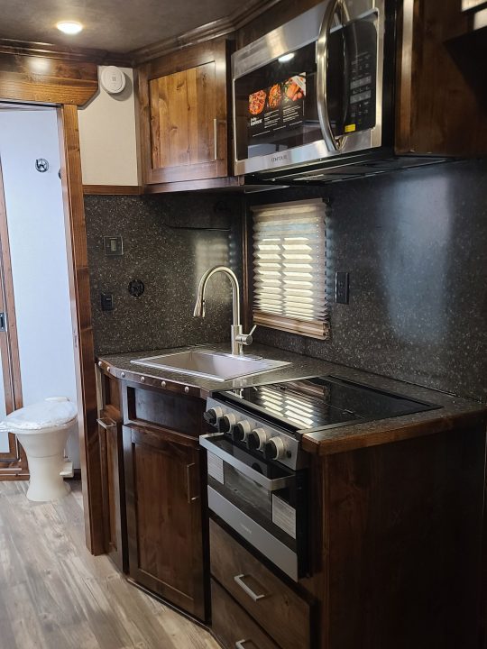 New 2027 Trails West Sierra 4H 15x19 Living Quarters-Hay Pod-Fold Down Bunk- Horse Trailer