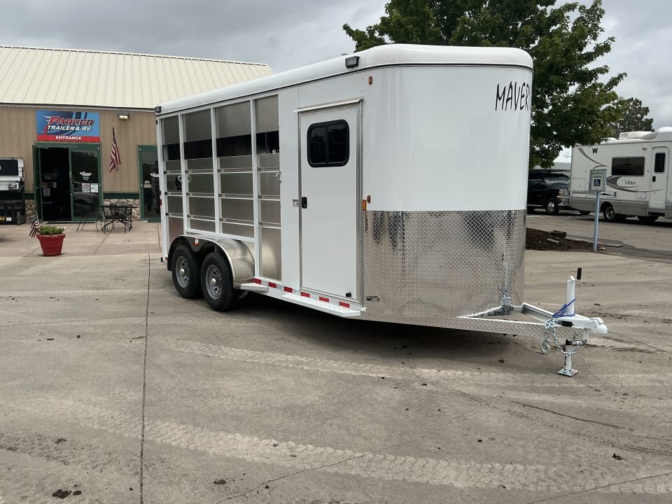 New 2027 MAVERICK 3HS-9.9K 7'6" Horse Trailer
