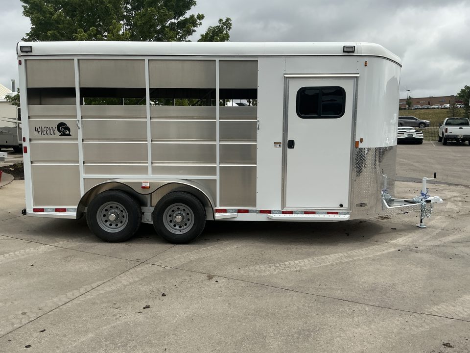 New 2027 MAVERICK 3HS-9.9K 7'6" Horse Trailer