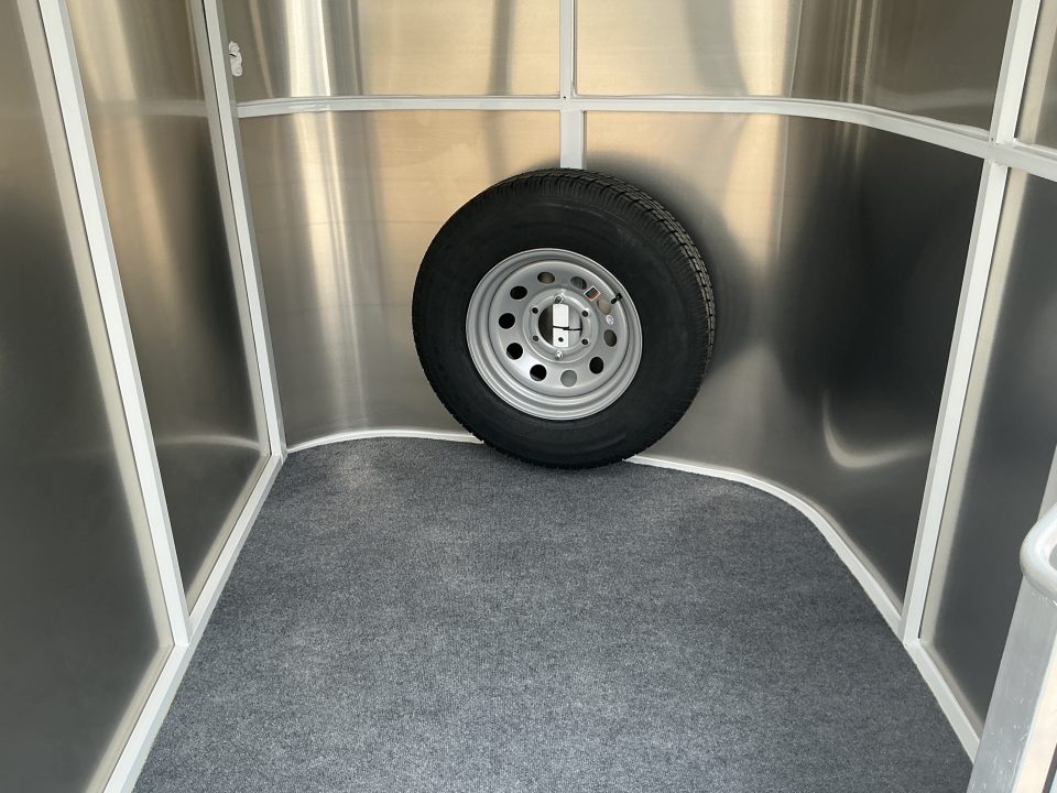 New 2027 MAVERICK 3HS-9.9K 7'6" Horse Trailer