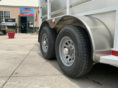 New 2027 MAVERICK 3HS-9.9K 7'6" Horse Trailer