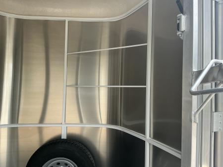 New 2027 MAVERICK 3HS-9.9K 7'6" Horse Trailer