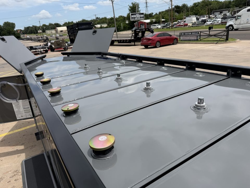 New #503243 2027 BOSS TRAILES 660 GALLON MULTI TANK FUEL TRAILER 12K