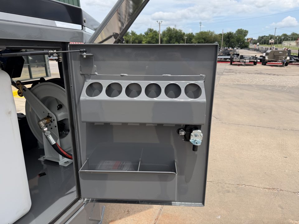 New #503243 2027 BOSS TRAILES 660 GALLON MULTI TANK FUEL TRAILER 12K
