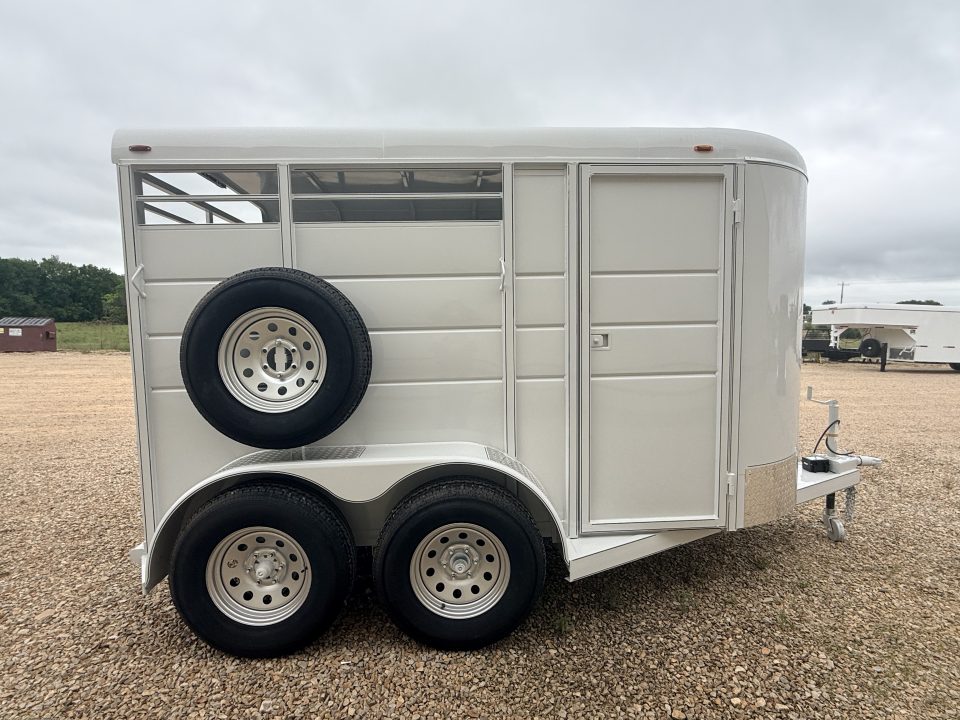 New 2026 Calico Trailers 6 ft x 12 ft Bumper Pull 2 Horse Slant GVWR 7k 3500# Axles Stock / Stock Combo Trailer Stock / Stock Combo Trailer