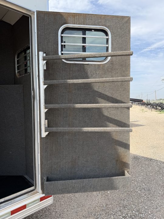Used 2006 Bloomer THE EVOLUTION Horse Trailer