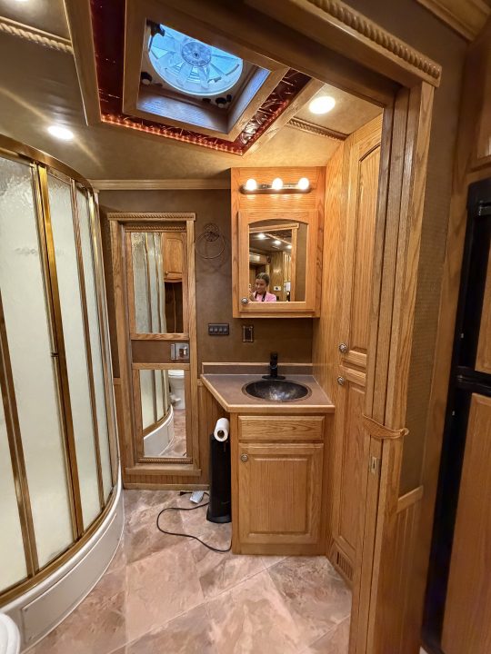 Used 2006 Bloomer THE EVOLUTION Horse Trailer