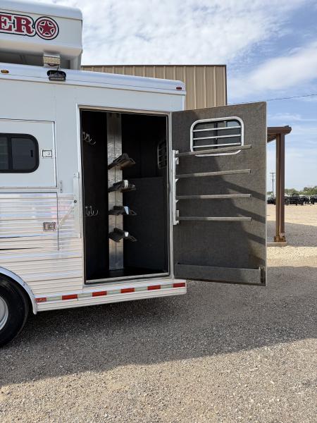 Used 2006 Bloomer THE EVOLUTION Horse Trailer