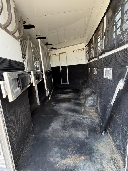 Used 2006 Bloomer THE EVOLUTION Horse Trailer
