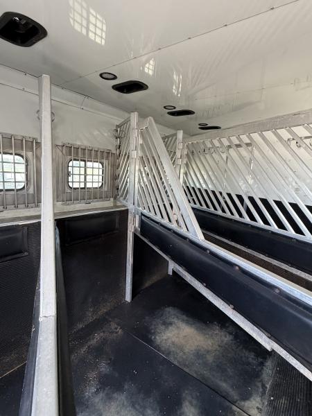 Used 2006 Bloomer THE EVOLUTION Horse Trailer
