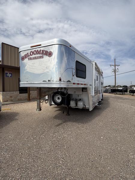 Used 2006 Bloomer THE EVOLUTION Horse Trailer