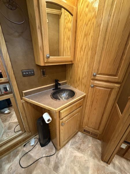 Used 2006 Bloomer THE EVOLUTION Horse Trailer