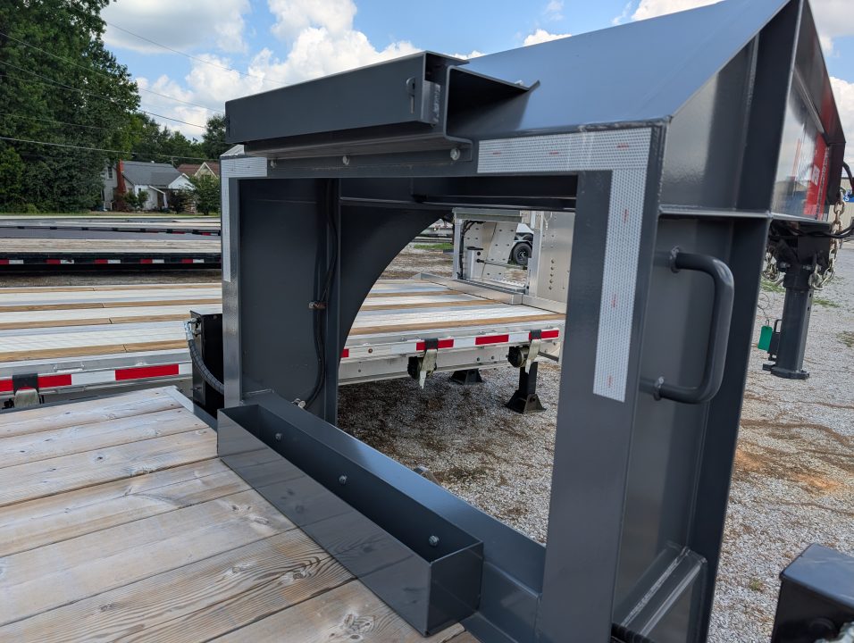 New 2026 Brandt UGR1526D Gooseneck Deckover Trailer
