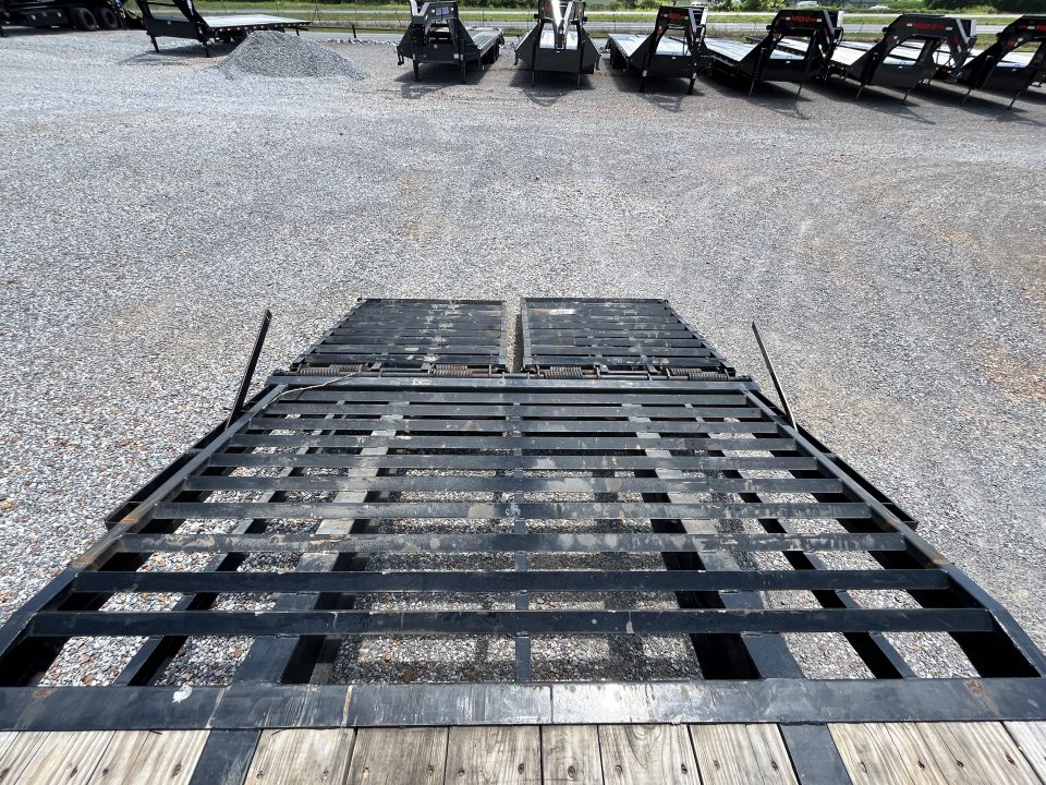 Used 2026 MAXXD Gooseneck Trailer | 102" x 40' | 30K GVWR