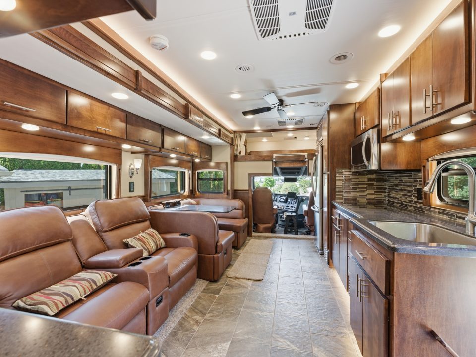 Used 2022 Renegade 41’ Tandem Axle Motorcoach