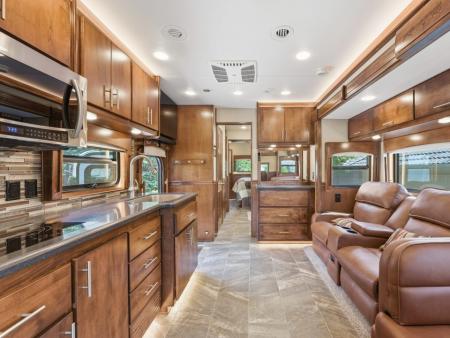 Used 2022 Renegade 41’ Tandem Axle Motorcoach